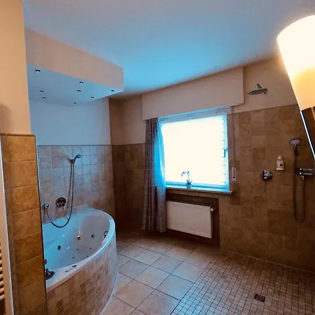 Travel For Business, Perfect. 300mbit, Smart Tv *