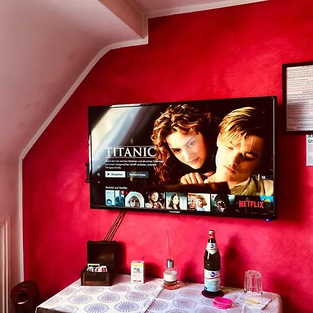 Ideal Fuer Job Und Studium, Highspeed Wlan, Smart Tv