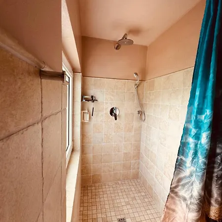 Travel For Business, Perfect. 300mbit, Smart Tv * Бонн